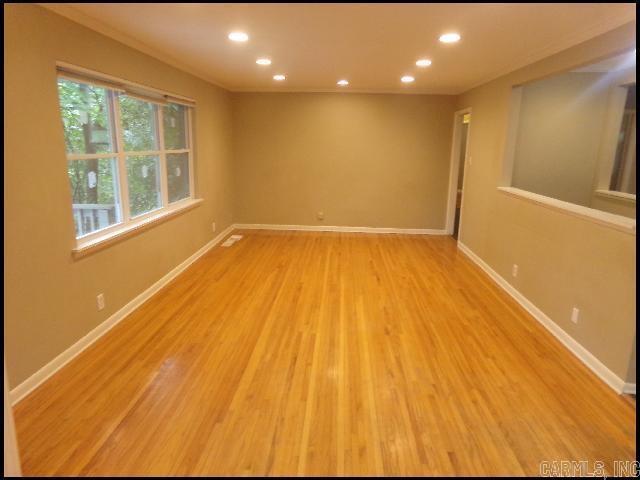 Foto del edificio - 4404 Greenway Dr