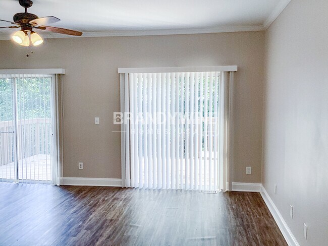 Foto del edificio - One month FREE RENT!! $5  APP FEES!!