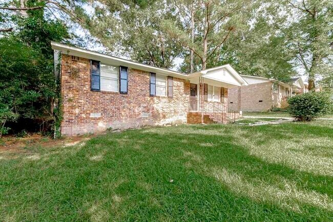 Foto del edificio - 421 Hickory Ridge Dr