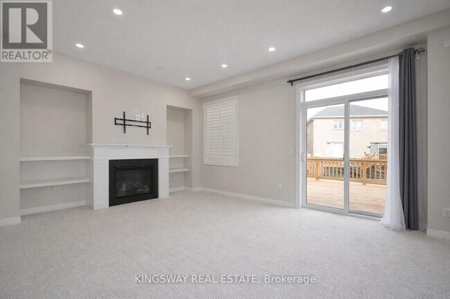 Building Photo - 24 Narbonne Cres