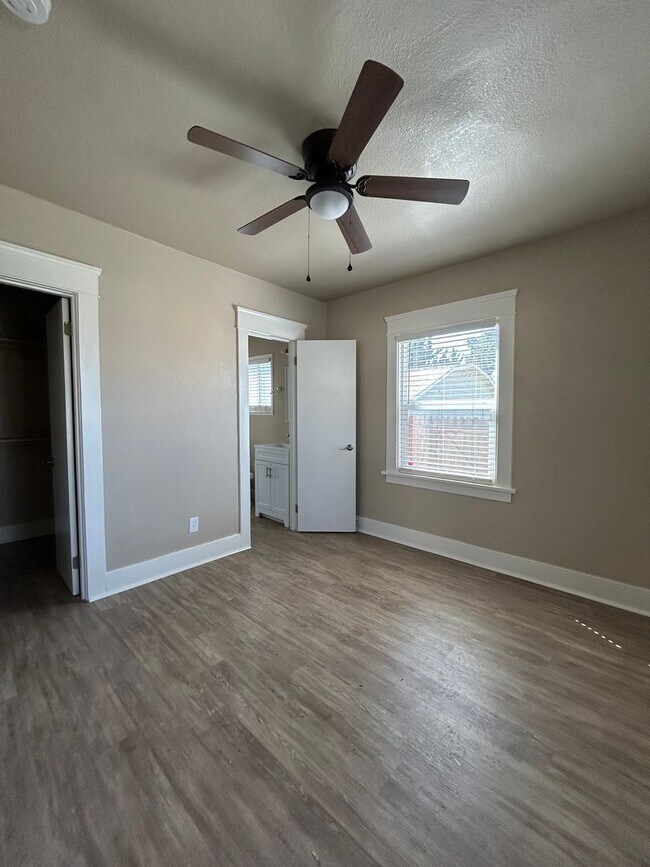 Foto del edificio - 2 Bed/1 Bath Home Near Downtown Lodi