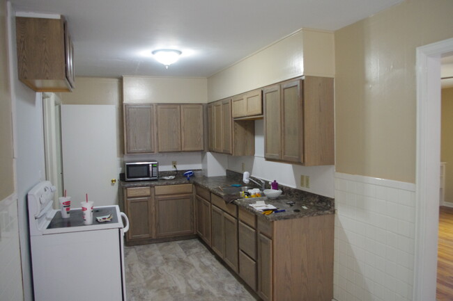 Kitchen - 15 W 15th Ave