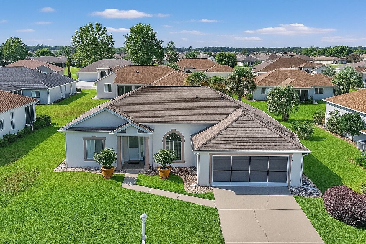 Foto principal - 5520 NW 26th Ln