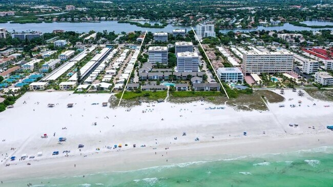 Building Photo - 1201 E Peppertree Dr