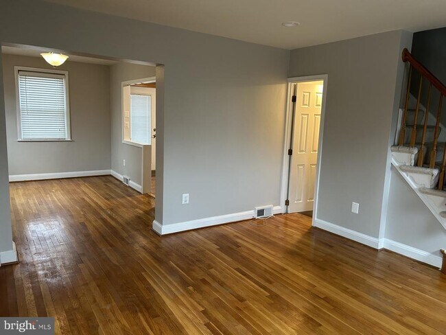 Foto del edificio - 1728 Redwood Ave