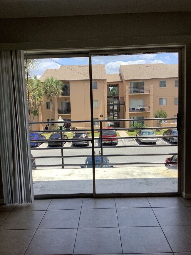 Foto del edificio - 5220 Via Hacienda Cir