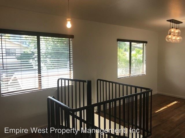 Foto del edificio - 944-946 N Avenue 50