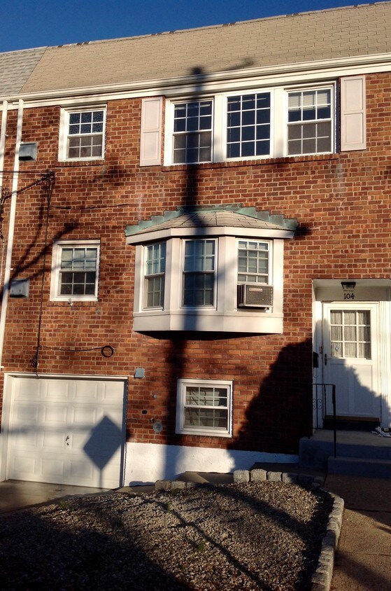Primary Photo - 104 Sycamore Rd