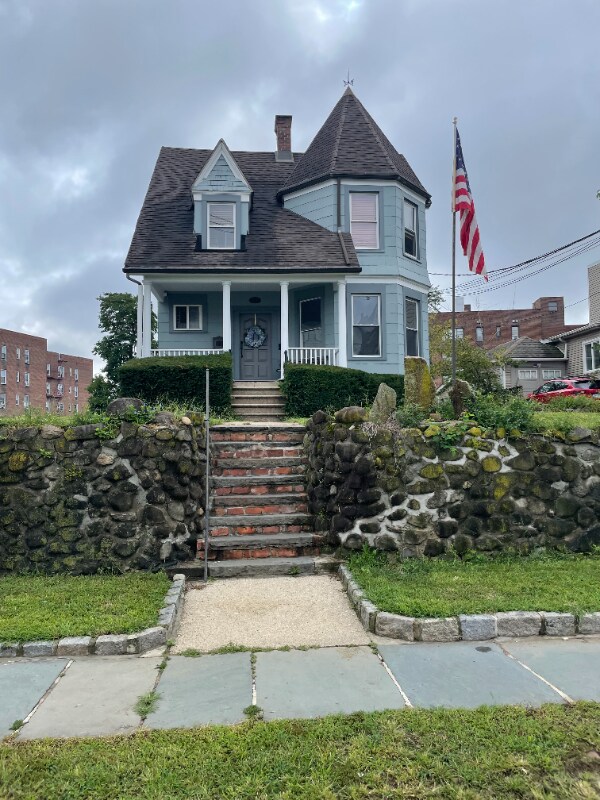 22 1st St Unit 1, Yonkers, NY 10704 Room for Rent in Yonkers, NY