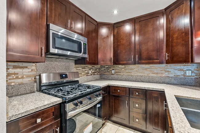 Foto del edificio - 5700 Etiwanda Ave