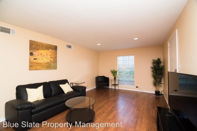 Building Photo - 5212 Fleetwood Oaks Ave