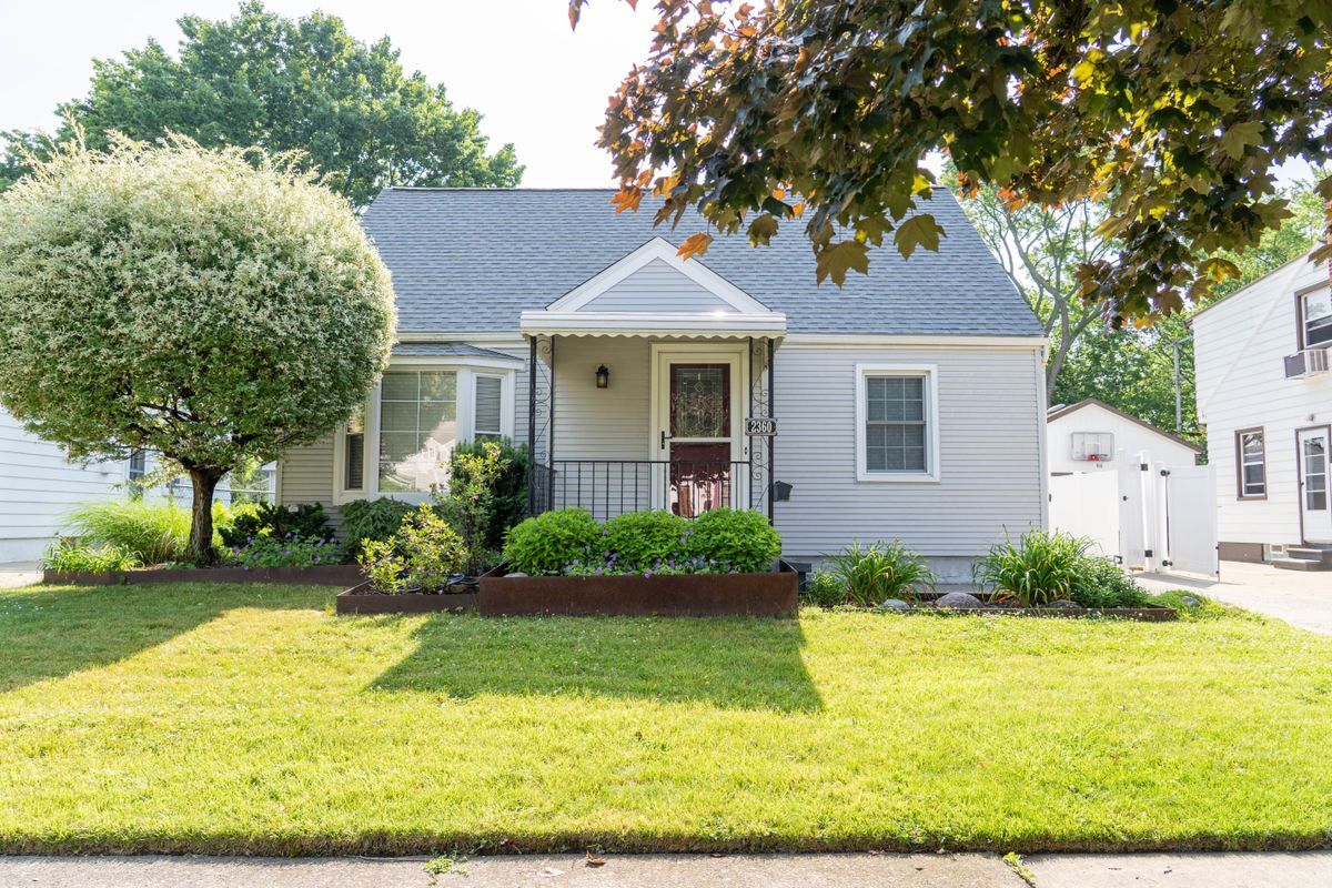 Foto principal - 2360 Royal Ave