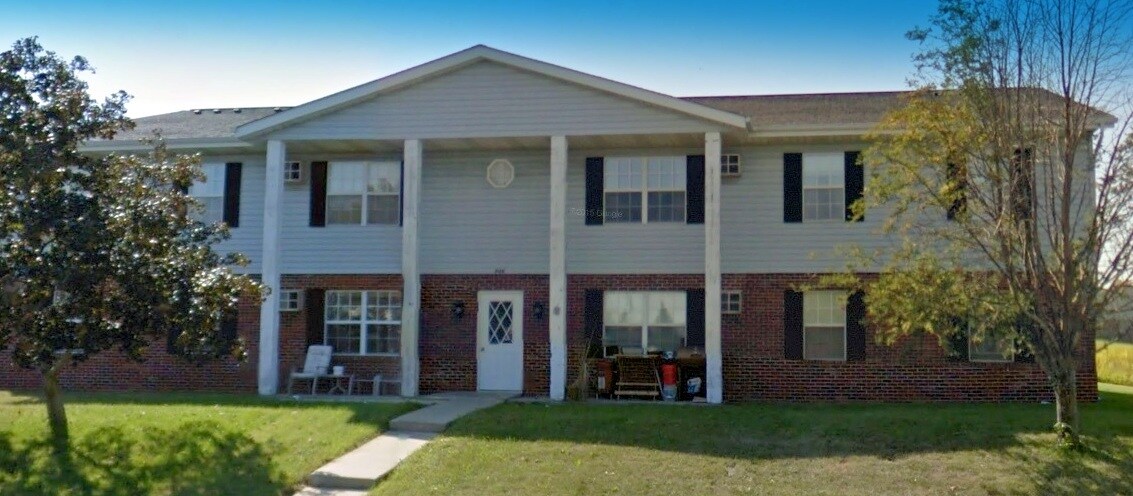 Primary Photo - 2120 Sylvan Way