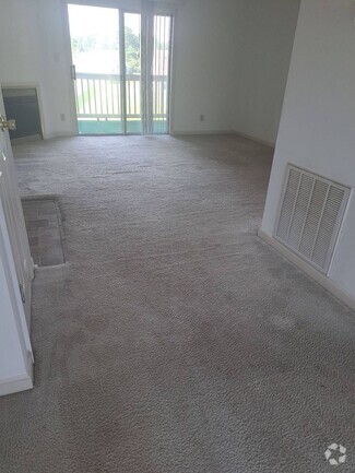 Building Photo - 440 Myrtle Greens Dr