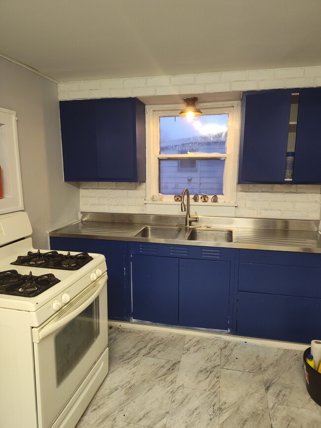 Building Photo - 417 Beaver St