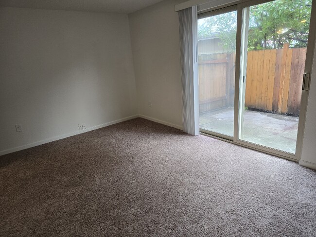 Foto del edificio - 409 E 34th St