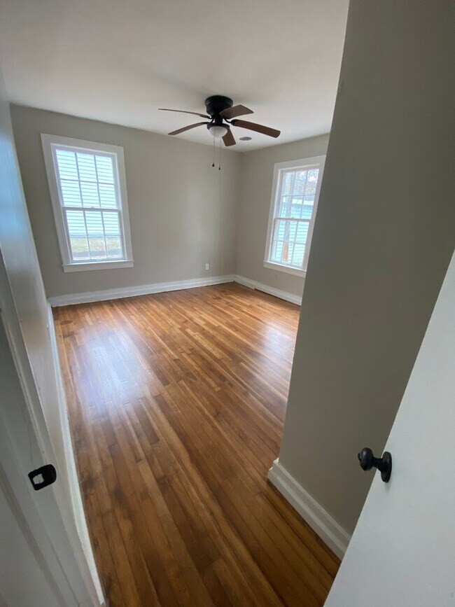 Foto del edificio - Newly Renovated 4 Bed / 2 Bath in Broadmoo...