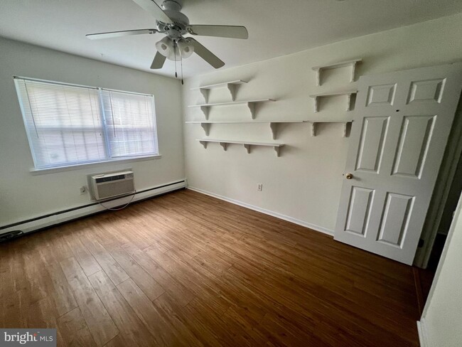 Foto del edificio - 4701 Pennell Rd
