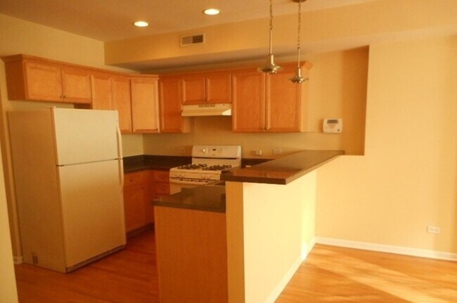 Foto del edificio - 2142 W Jackson Blvd
