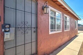 Building Photo - 1501 E Roosevelt St