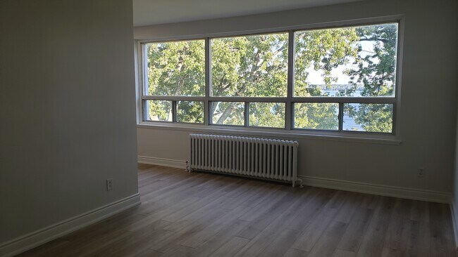 Photo du bâtiment - 108 Kempenfelt Dr
