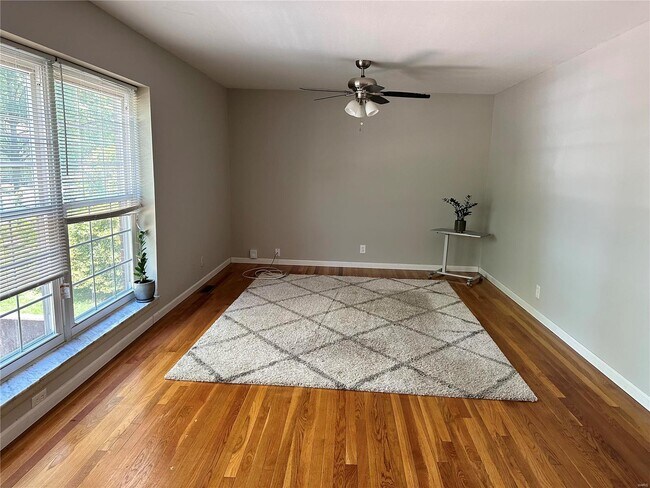 Foto del edificio - 7010 Amherst Ave