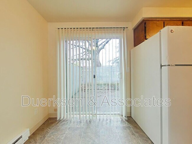 Foto del edificio - 953 NW Oak Ave