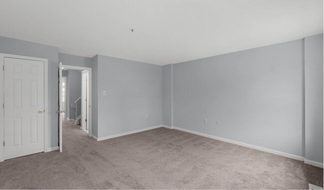 Cama 1 - 139 W Hamburg St