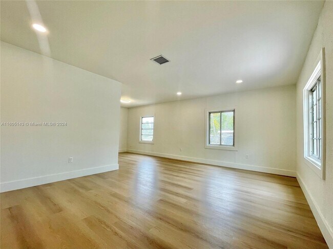 Foto del edificio - 12260 NW 8th Ave