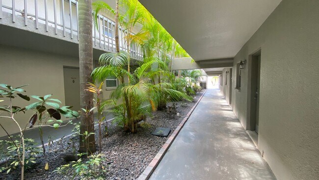 Foto del edificio - 3350 S Osprey Ave