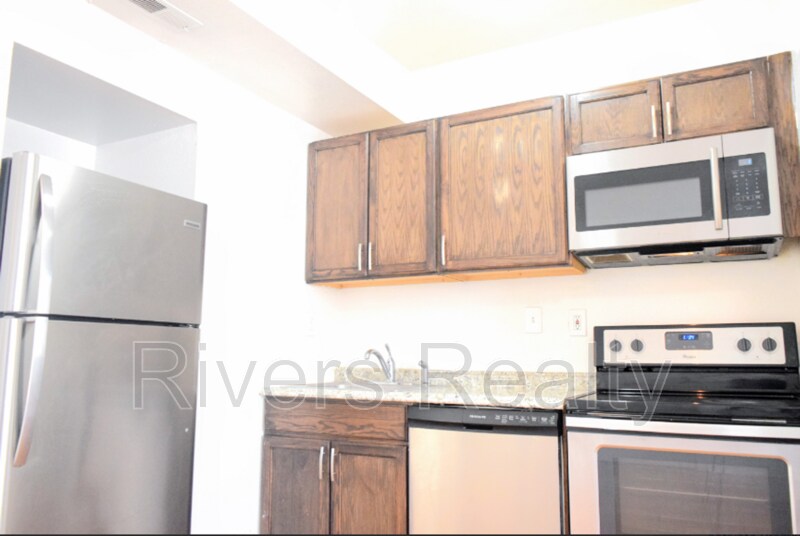 Primary Photo - 5010 Virginia Ave