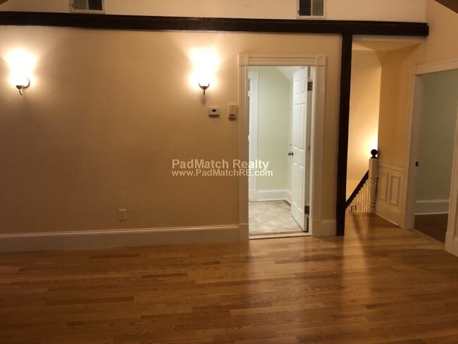 Building Photo - 157 Bigelow St