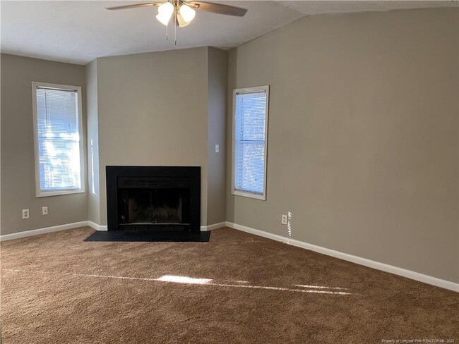 Building Photo - 669 Bartons Landing Pl