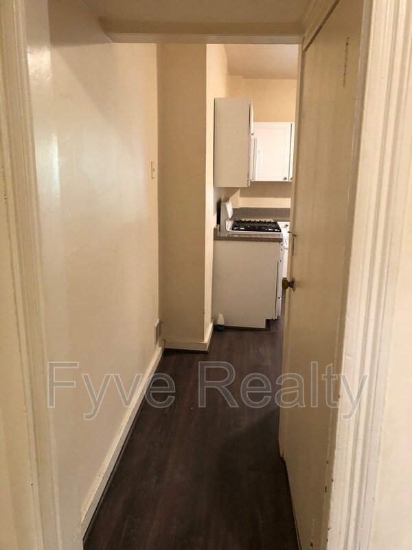 Building Photo - 826 Walbridge St