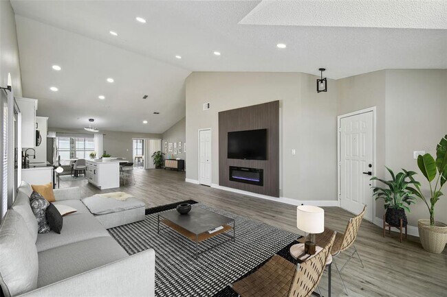 Building Photo - 1317 Ravida Woods Dr