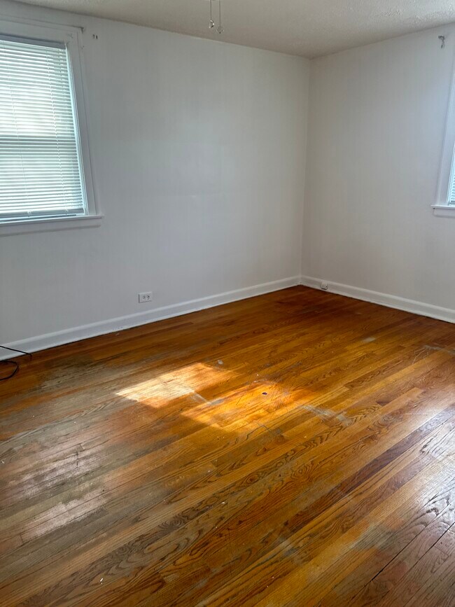 front room - 2429 S 16th Ave
