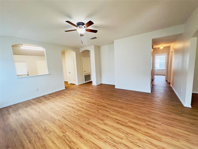 Foto del edificio - 3110 Caleb Dr