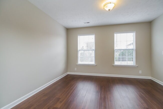 Foto del edificio - 3040 Herman B Rader Dr