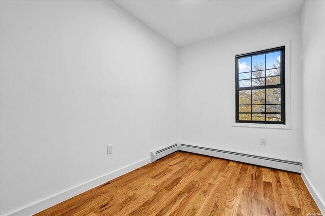 Building Photo - 110-12 Ditmars Blvd