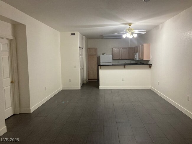 Building Photo - 2001 Quartz Cliff St