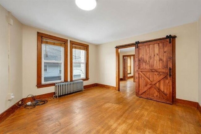 Building Photo - 132 Main St