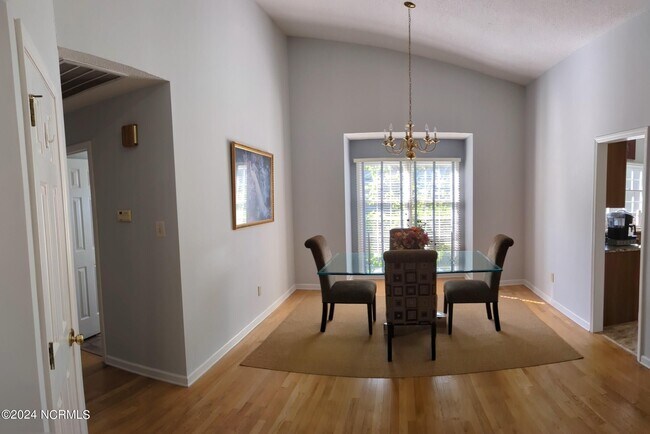 Building Photo - 1258 Pine Valley Dr