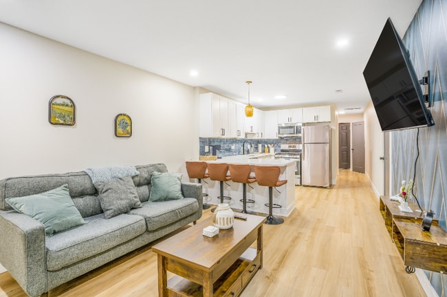 Foto del edificio - 1704 N Springfield Ave