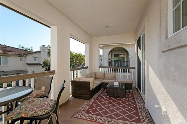 Building Photo - 9 Avenida Brio