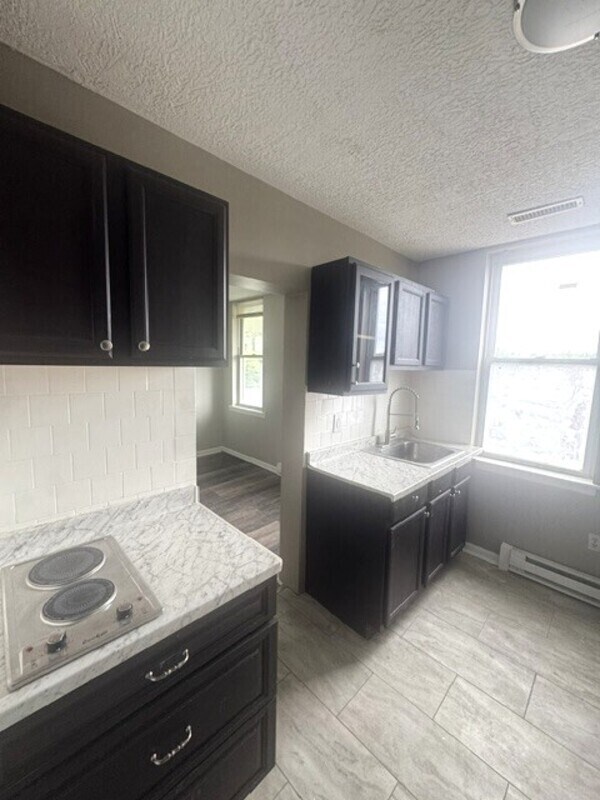 Building Photo - 2917 Poplar Terrace