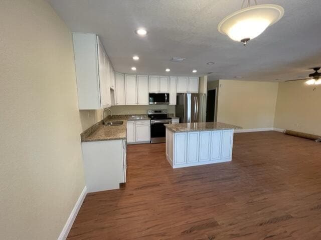 Building Photo - 2176 Paloma St