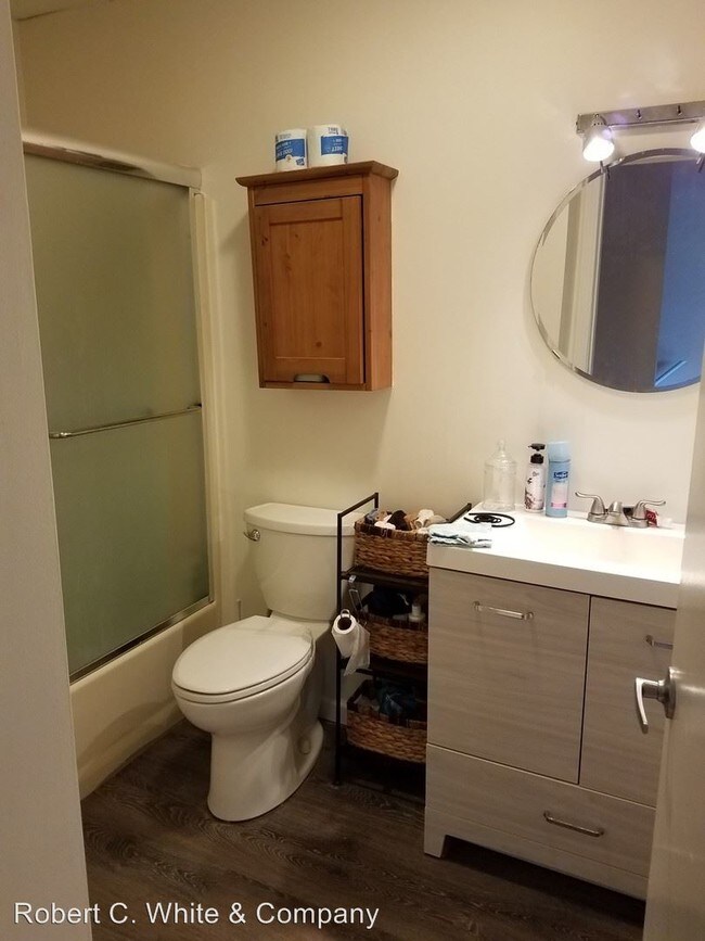 Foto del edificio - 2 br, 1.5 bath House - 392 Elm St. Unit P3