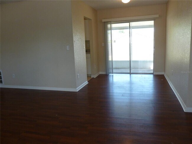Foto del edificio - 5330 Springwood Rd