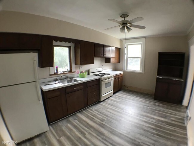 Foto del edificio - 3 br, 1 bath House - 120 Orchard St