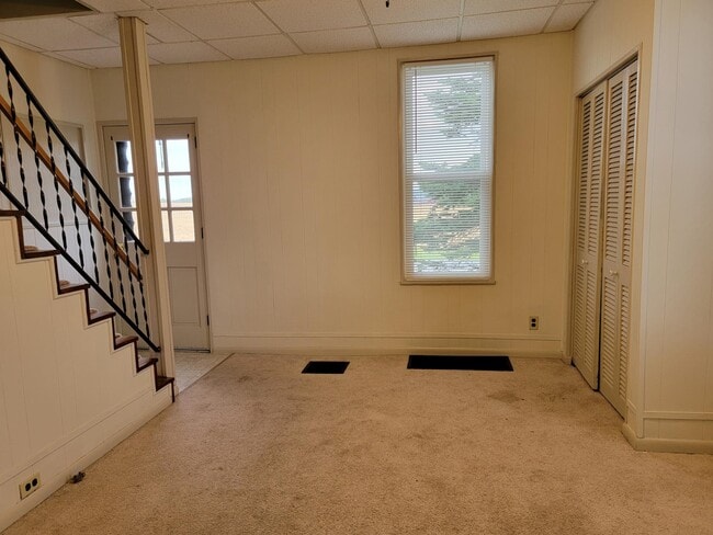 Building Photo - 2415 Donegal Springs Rd